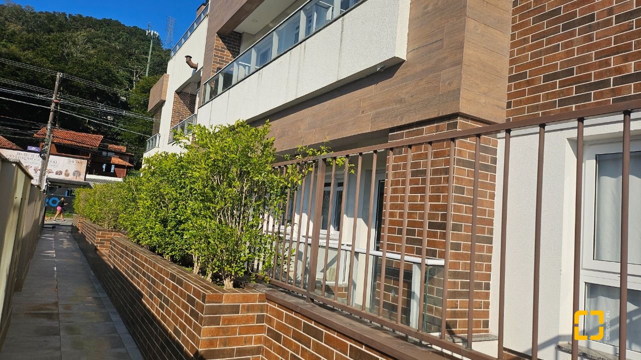 Apartamento com 42m², 1 quarto, 2 garagens, no bairro Córrego Grande em Florianópolis