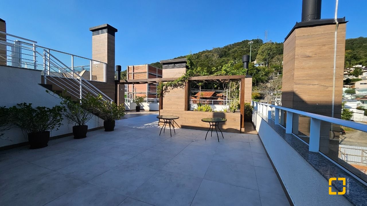 Apartamento com 42m², 1 quarto, 2 garagens, no bairro Córrego Grande em Florianópolis