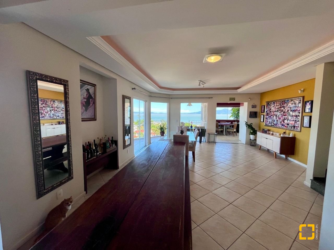 Casa com 348m², 5 quartos (sendo 2 suítes), 5 garagens, no bairro Centro em São José