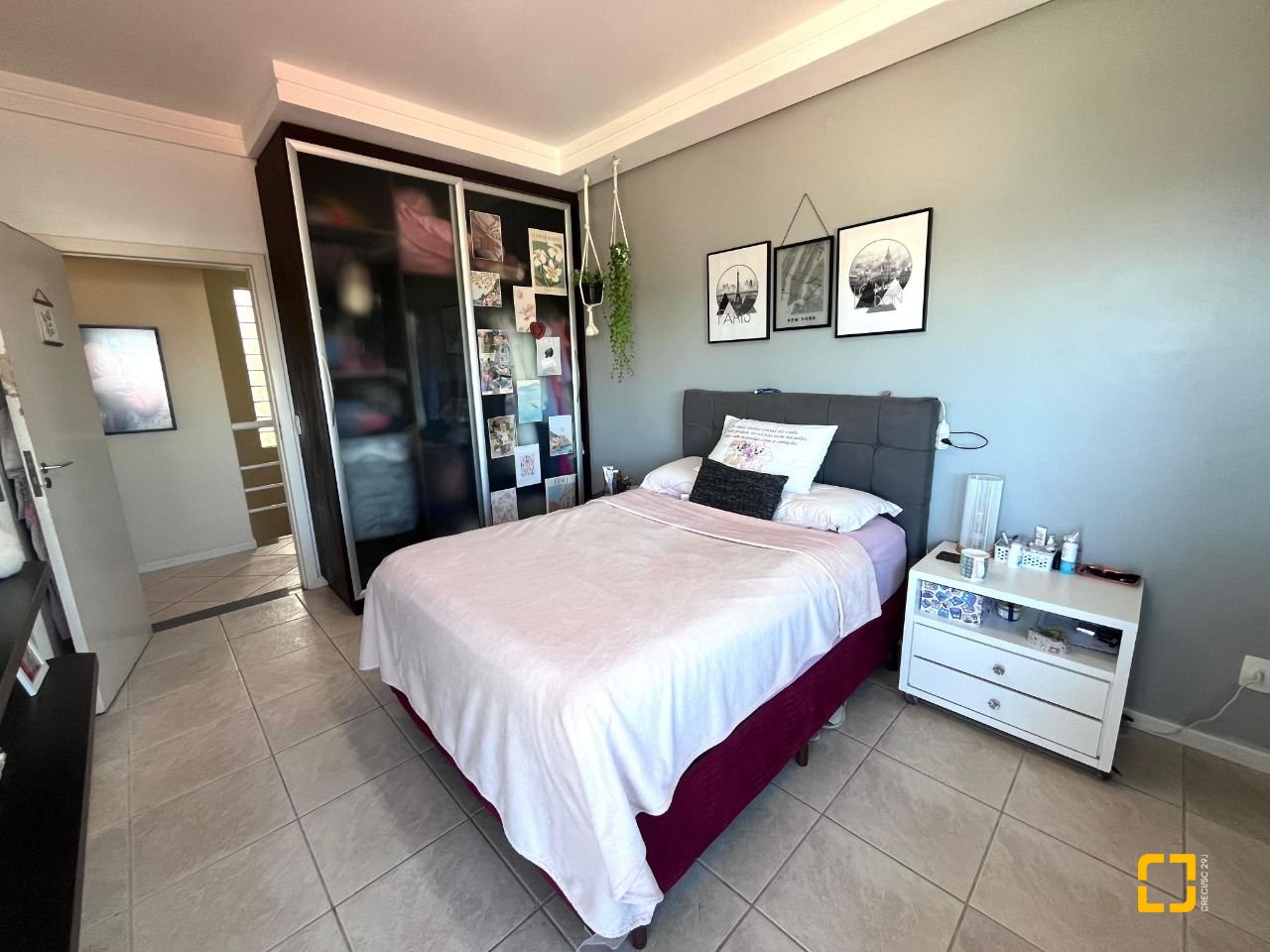 Casa com 348m², 5 quartos (sendo 2 suítes), 5 garagens, no bairro Centro em São José