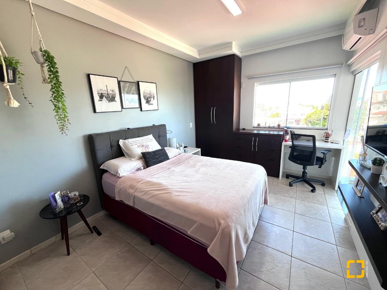Casa com 348m², 5 quartos (sendo 2 suítes), 5 garagens, no bairro Centro em São José