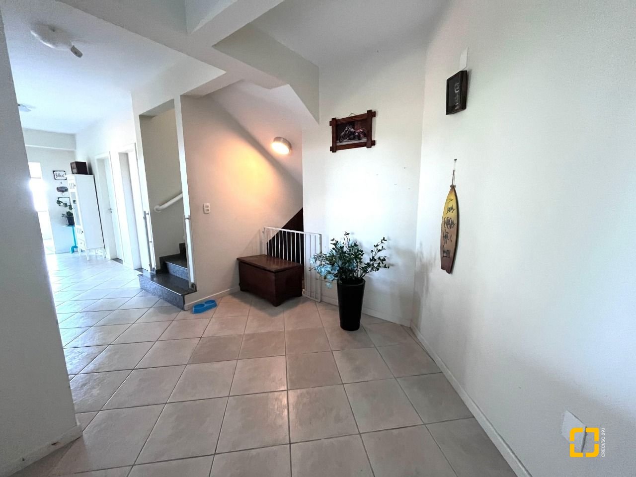 Casa com 348m², 5 quartos (sendo 2 suítes), 5 garagens, no bairro Centro em São José