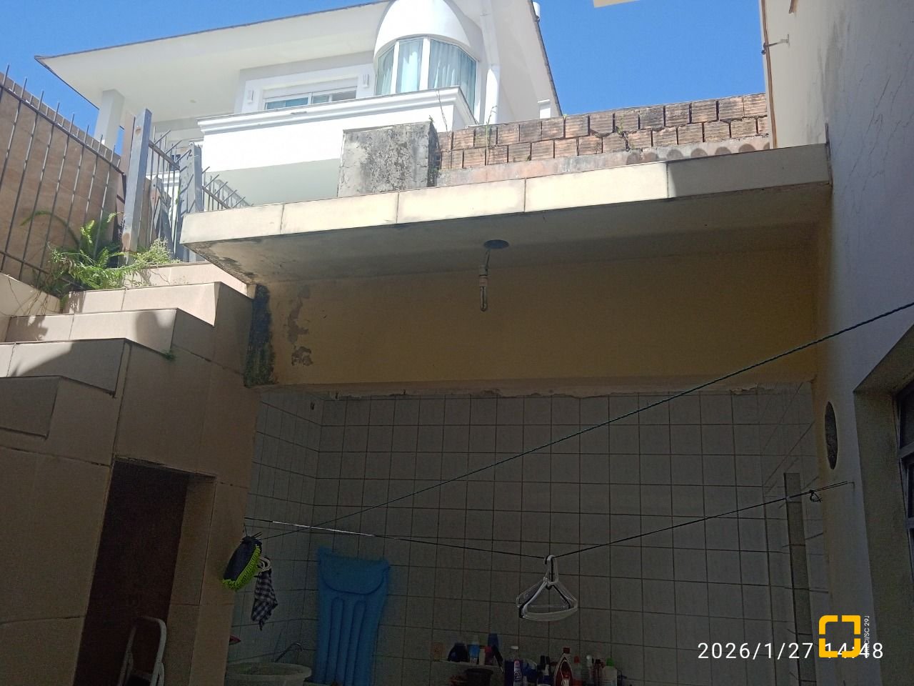 Casa com 220m², 7 quartos (sendo 2 suítes), 2 garagens, no bairro Itaguaçu em Florianópolis