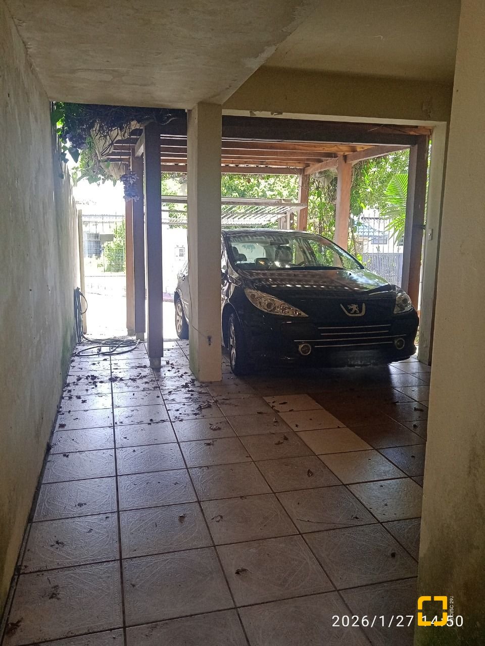 Casa com 220m², 7 quartos (sendo 2 suítes), 2 garagens, no bairro Itaguaçu em Florianópolis