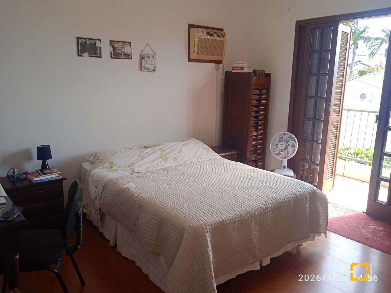 Casa com 220m², 7 quartos (sendo 2 suítes), 2 garagens, no bairro Itaguaçu em Florianópolis