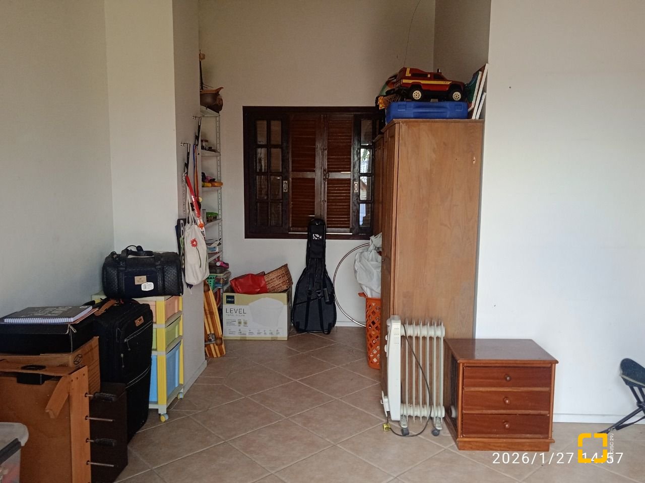 Casa com 220m², 7 quartos (sendo 2 suítes), 2 garagens, no bairro Itaguaçu em Florianópolis