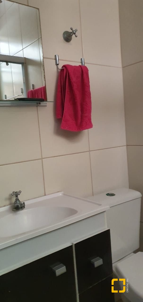 Casa com 220m², 7 quartos (sendo 2 suítes), 2 garagens, no bairro Itaguaçu em Florianópolis