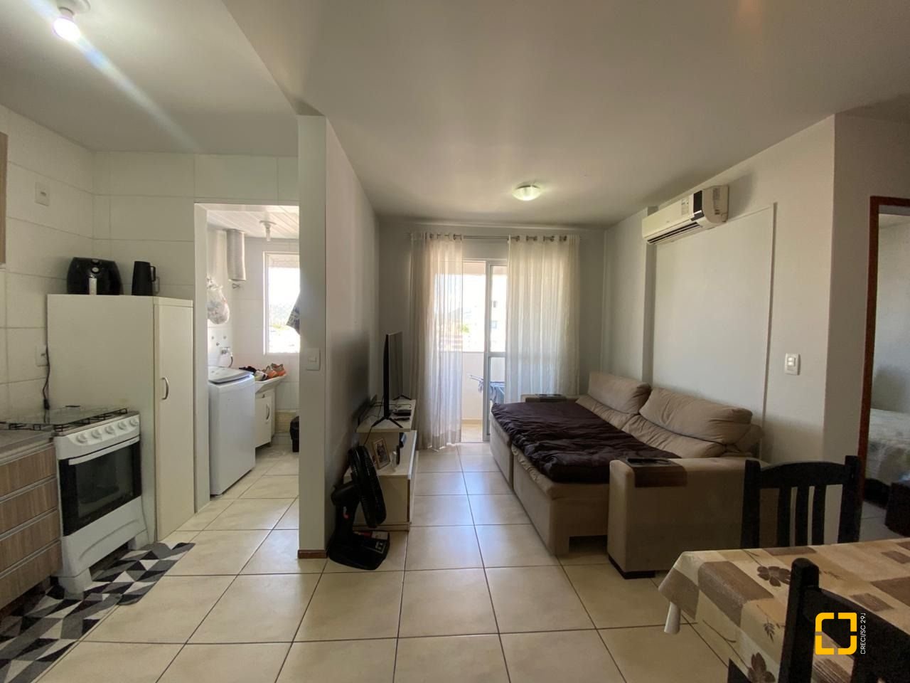 Apartamento com 61m², 2 quartos (sendo 1 suíte), 1 garagem, no bairro Pagani em Palhoça