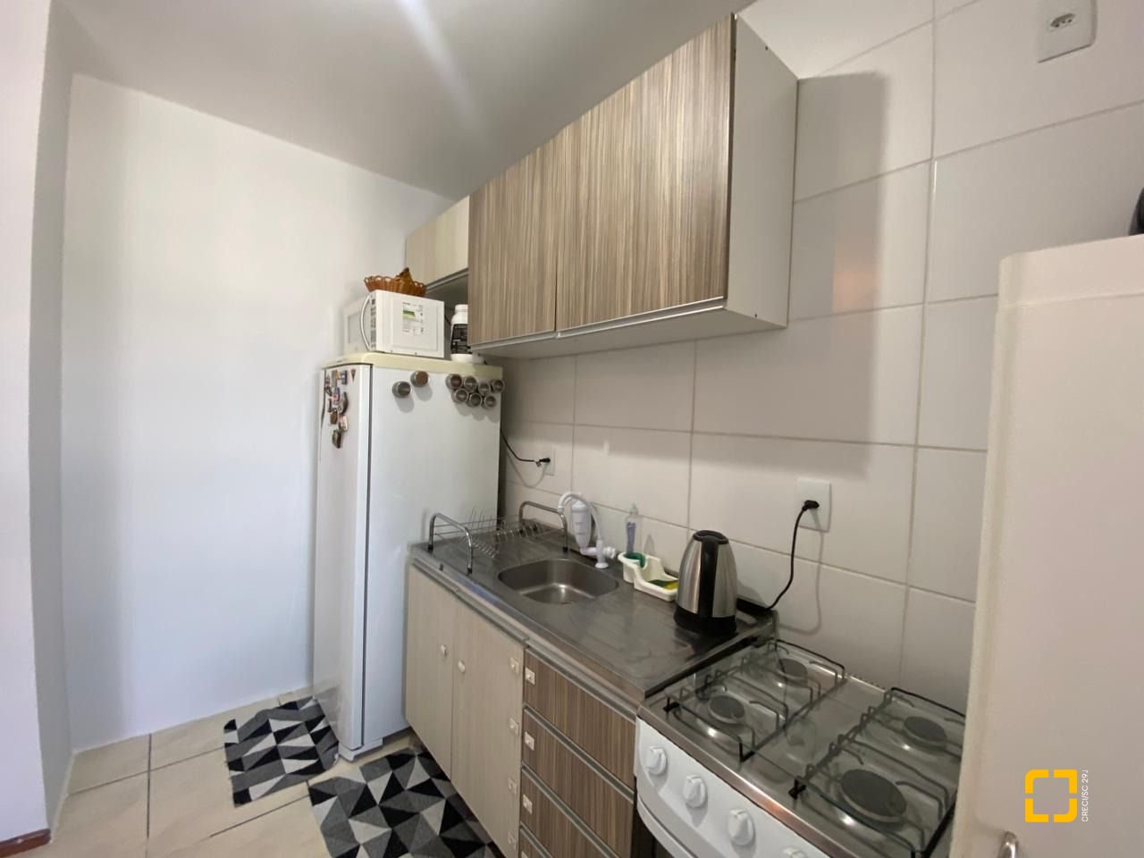 Apartamento com 61m², 2 quartos (sendo 1 suíte), 1 garagem, no bairro Pagani em Palhoça