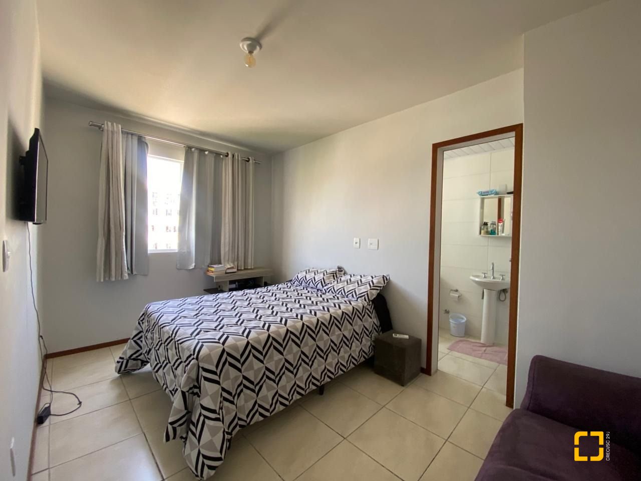 Apartamento com 61m², 2 quartos (sendo 1 suíte), 1 garagem, no bairro Pagani em Palhoça