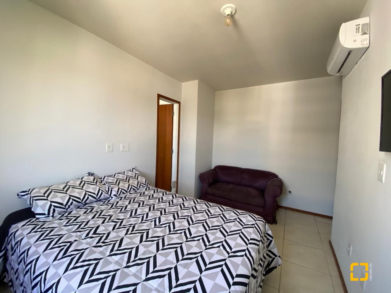 Apartamento com 61m², 2 quartos (sendo 1 suíte), 1 garagem, no bairro Pagani em Palhoça