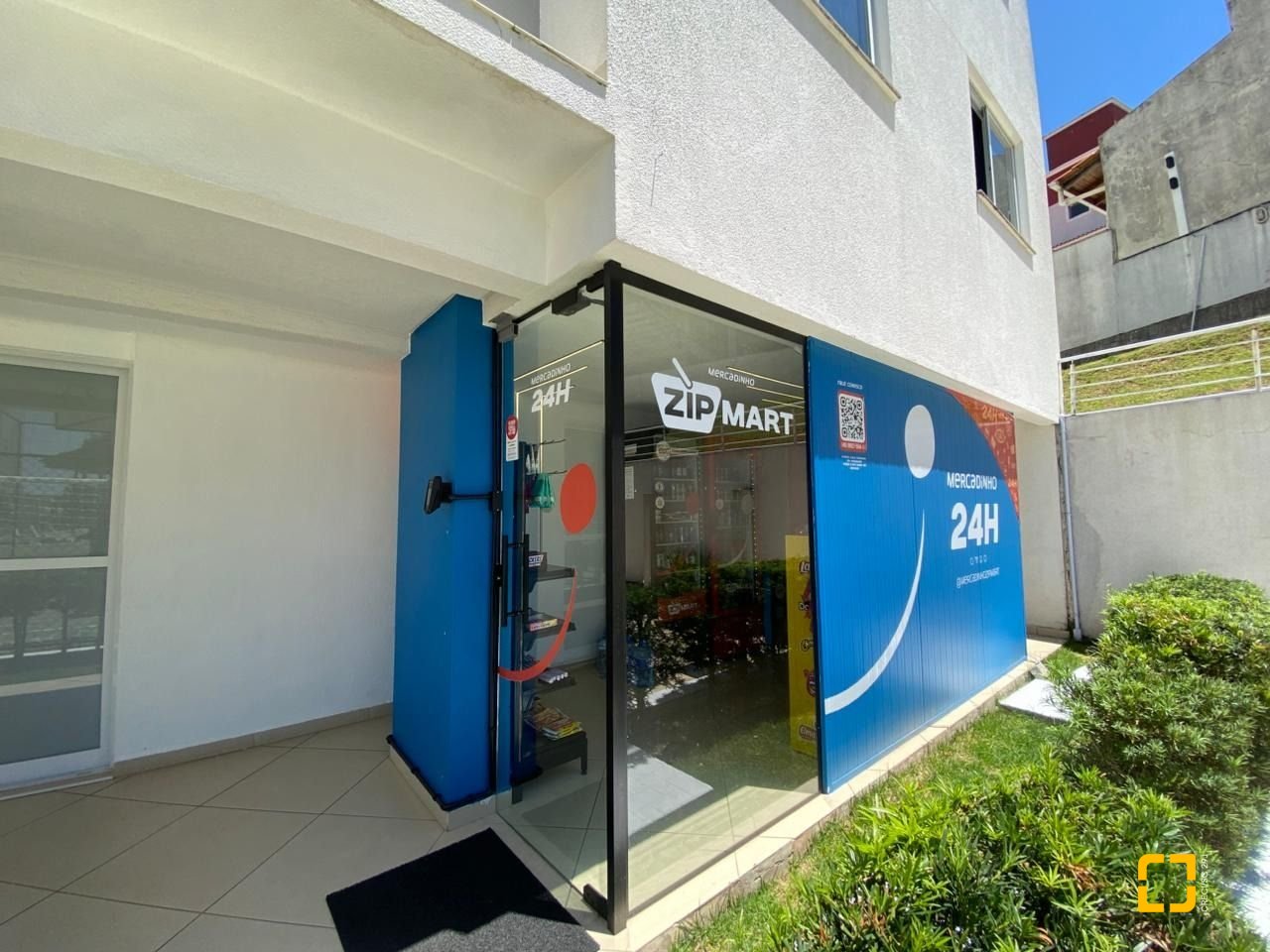 Apartamento com 61m², 2 quartos (sendo 1 suíte), 1 garagem, no bairro Pagani em Palhoça
