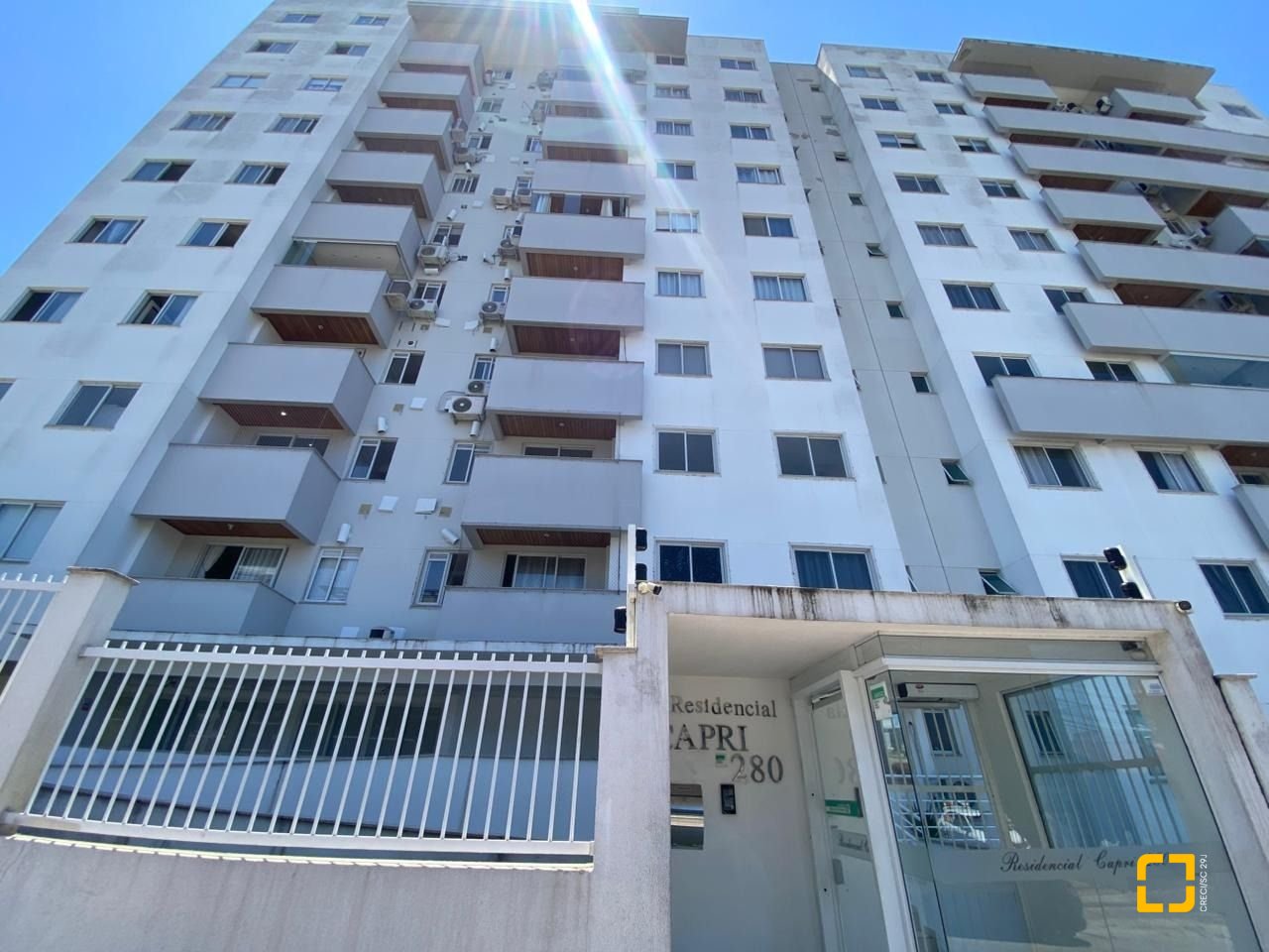 Apartamento com 61m², 2 quartos (sendo 1 suíte), 1 garagem, no bairro Pagani em Palhoça