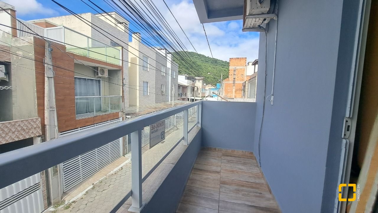 Casa com 180m², 4 quartos (sendo 1 suíte), 2 garagens, no bairro Ingleses em Florianópolis