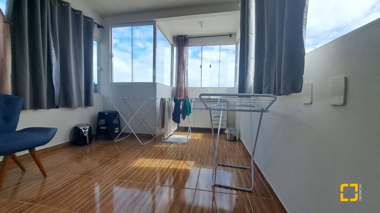 Casa com 180m², 4 quartos (sendo 1 suíte), 2 garagens, no bairro Ingleses em Florianópolis
