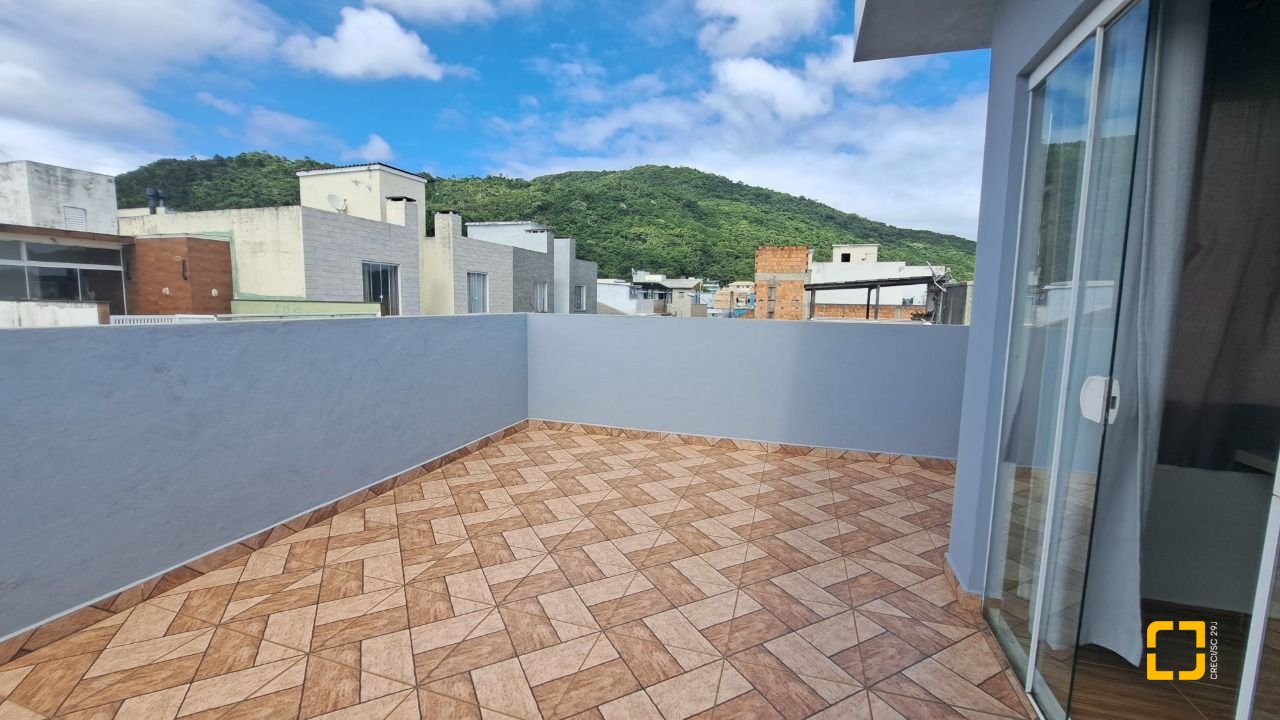 Casa com 180m², 4 quartos (sendo 1 suíte), 2 garagens, no bairro Ingleses em Florianópolis