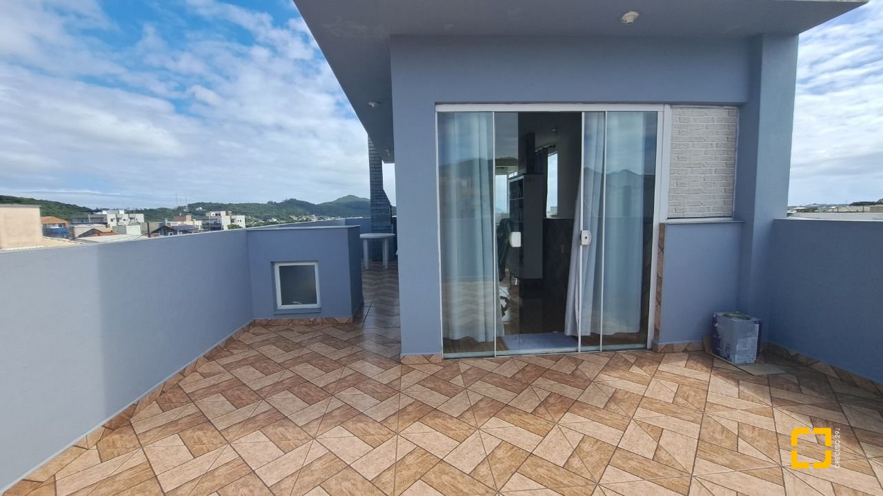 Casa com 180m², 4 quartos (sendo 1 suíte), 2 garagens, no bairro Ingleses em Florianópolis