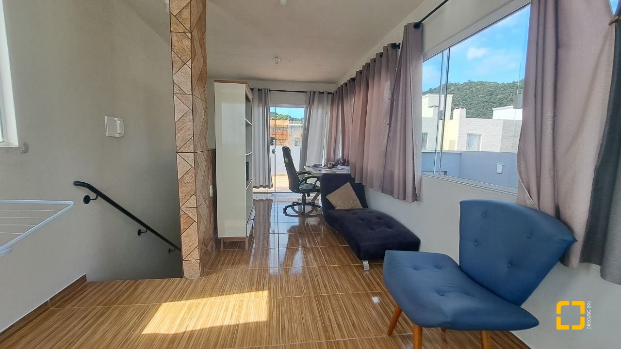 Casa com 180m², 4 quartos (sendo 1 suíte), 2 garagens, no bairro Ingleses em Florianópolis