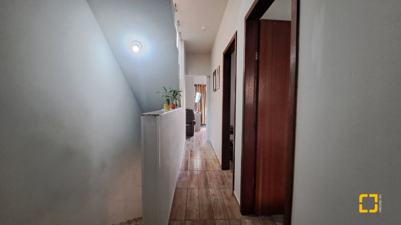 Casa com 180m², 4 quartos (sendo 1 suíte), 2 garagens, no bairro Ingleses em Florianópolis