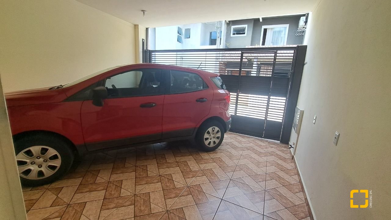 Casa com 180m², 4 quartos (sendo 1 suíte), 2 garagens, no bairro Ingleses em Florianópolis