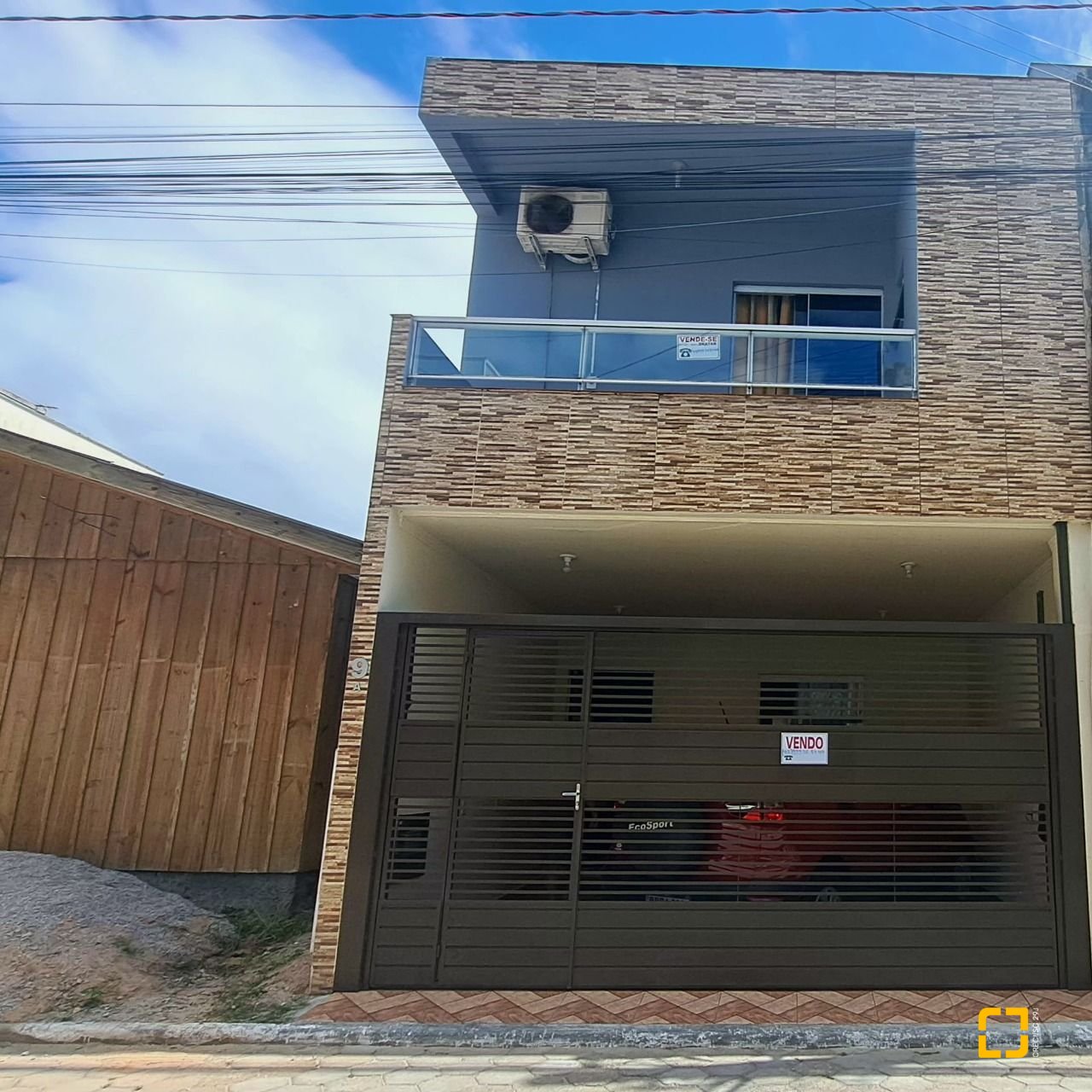 Casa com 180m², 4 quartos (sendo 1 suíte), 2 garagens, no bairro Ingleses em Florianópolis