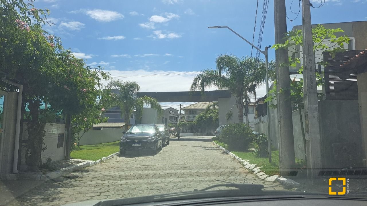 Casa com 180m², 4 quartos (sendo 1 suíte), 2 garagens, no bairro Ingleses em Florianópolis