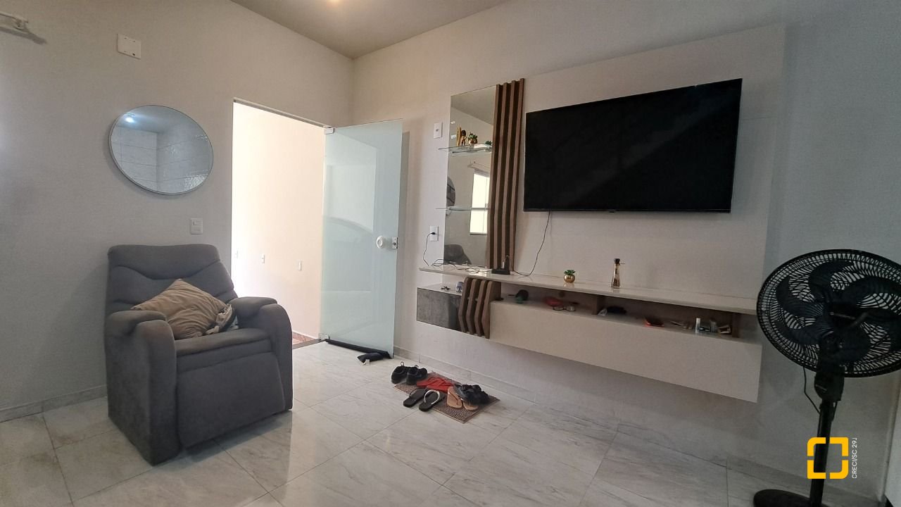 Casa com 180m², 4 quartos (sendo 1 suíte), 2 garagens, no bairro Ingleses em Florianópolis