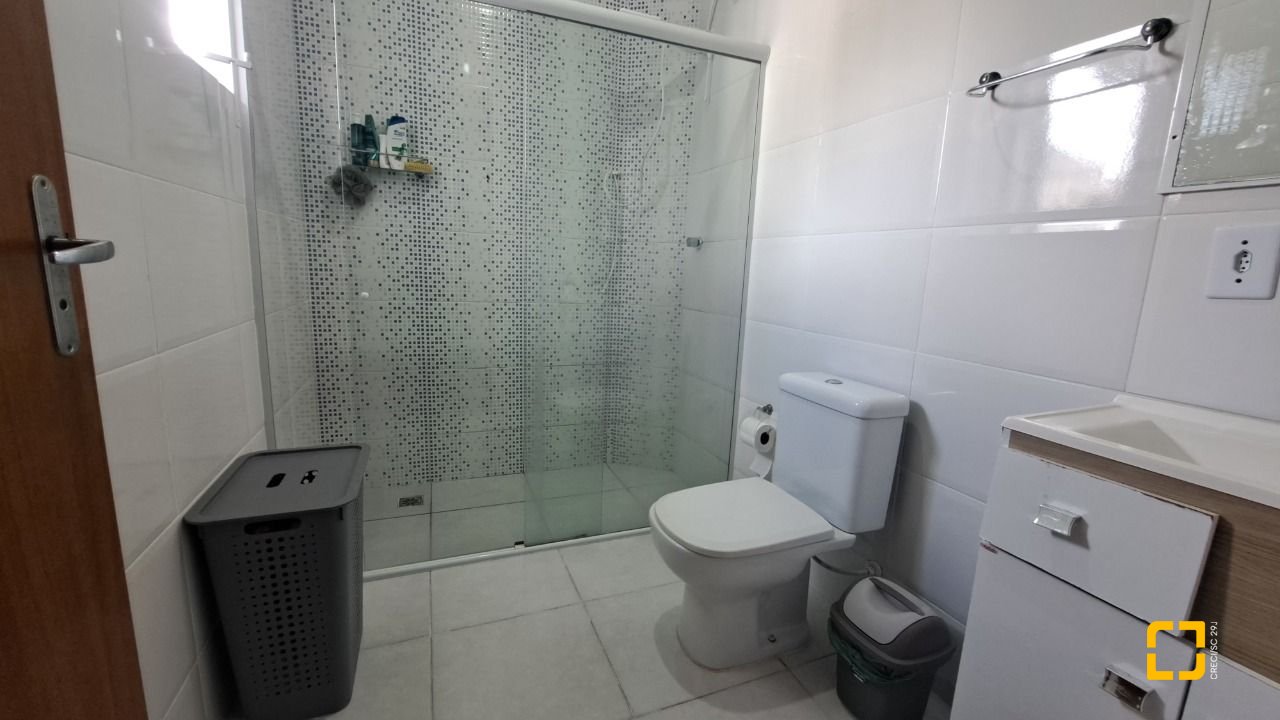 Casa com 180m², 4 quartos (sendo 1 suíte), 2 garagens, no bairro Ingleses em Florianópolis