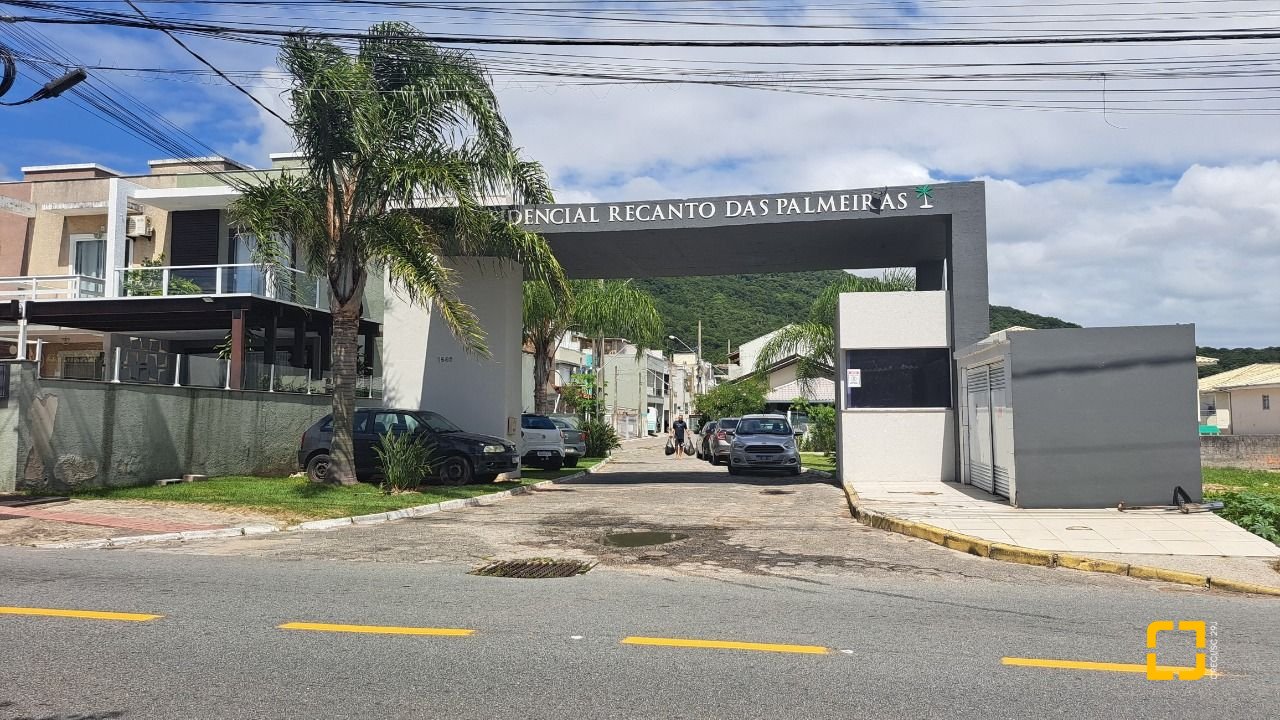Casa com 180m², 4 quartos (sendo 1 suíte), 2 garagens, no bairro Ingleses em Florianópolis
