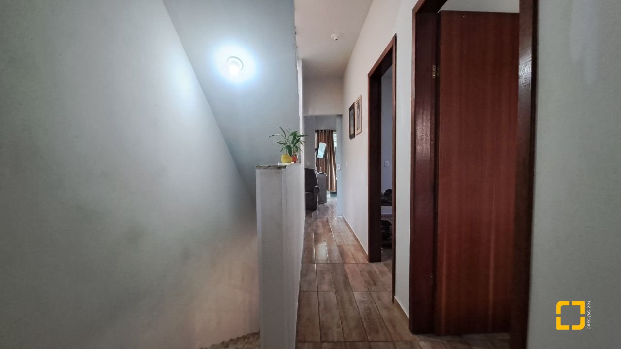 Casa com 180m², 4 quartos (sendo 1 suíte), 2 garagens, no bairro Ingleses em Florianópolis