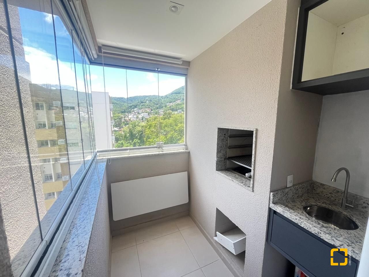 Apartamento com 65m², 3 quartos (sendo 1 suíte), 1 garagem, no bairro Itacorubi em Florianópolis