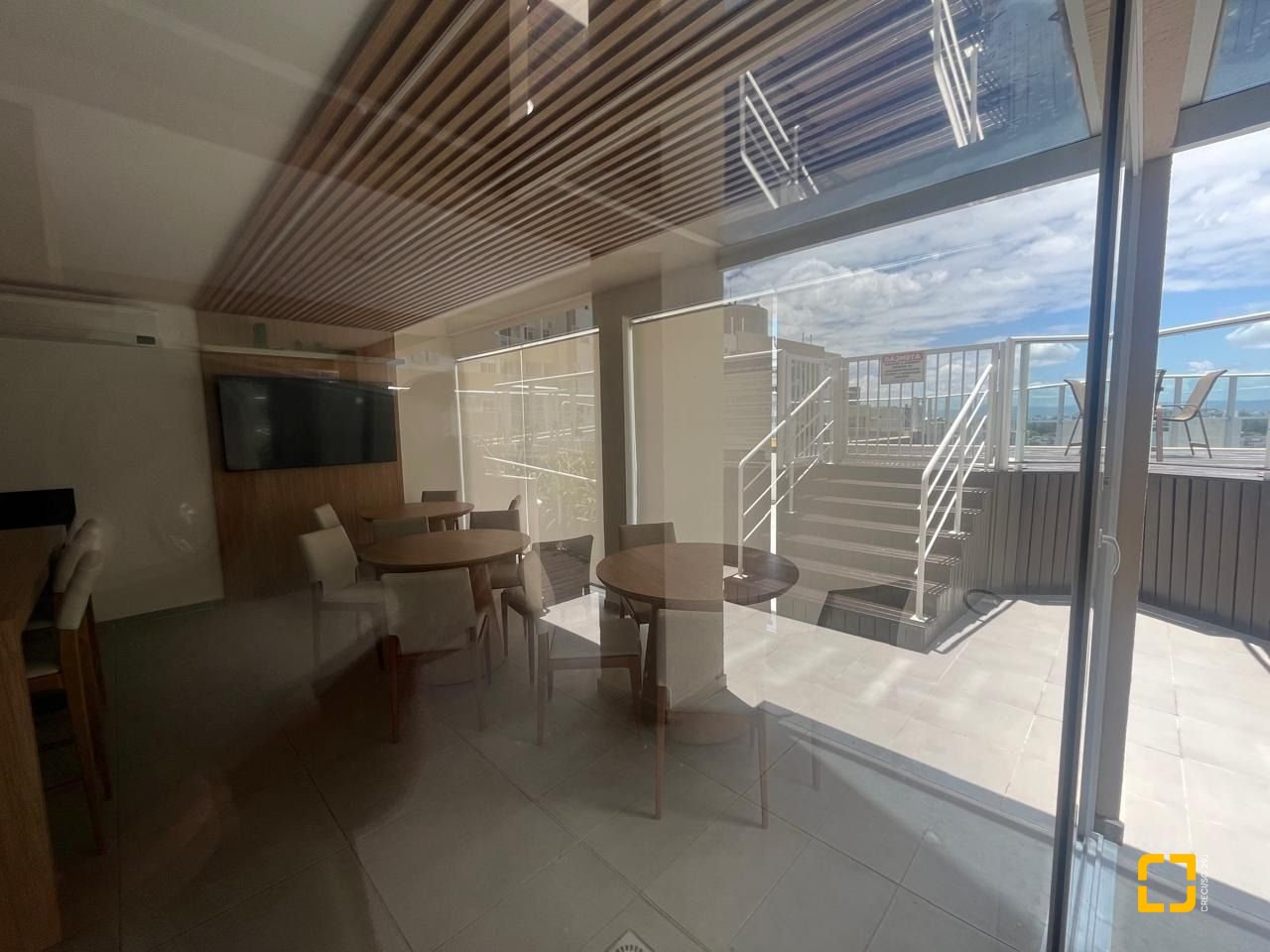 Apartamento com 65m², 3 quartos (sendo 1 suíte), 1 garagem, no bairro Itacorubi em Florianópolis