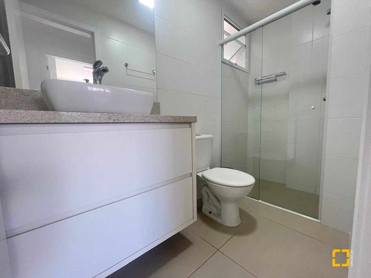 Apartamento com 65m², 3 quartos (sendo 1 suíte), 1 garagem, no bairro Itacorubi em Florianópolis