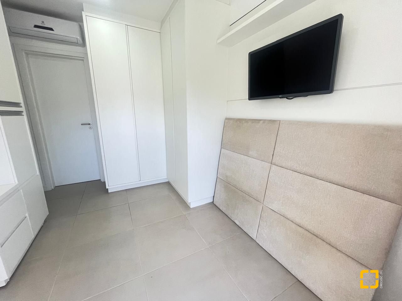 Apartamento com 65m², 3 quartos (sendo 1 suíte), 1 garagem, no bairro Itacorubi em Florianópolis