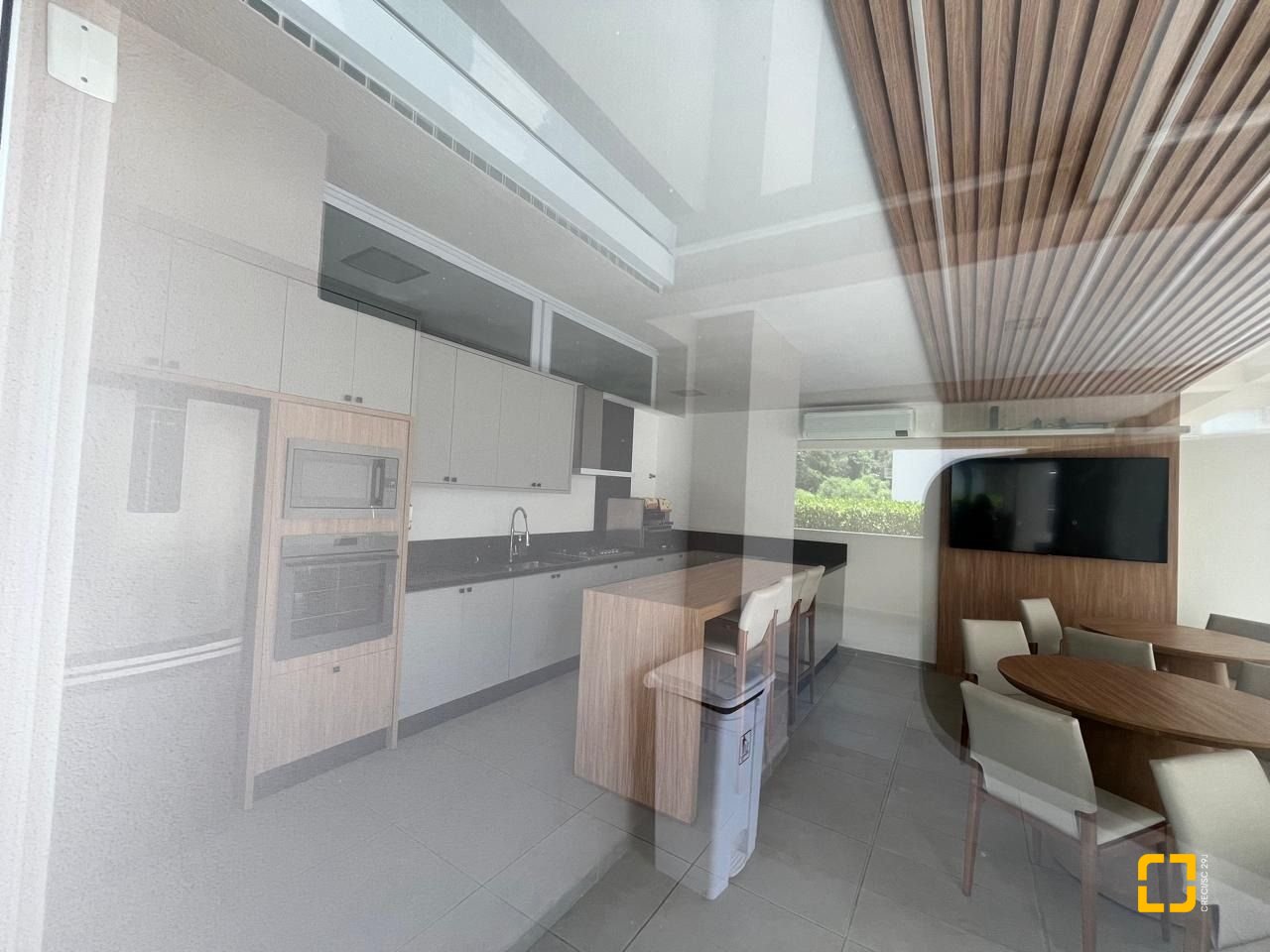 Apartamento com 65m², 3 quartos (sendo 1 suíte), 1 garagem, no bairro Itacorubi em Florianópolis