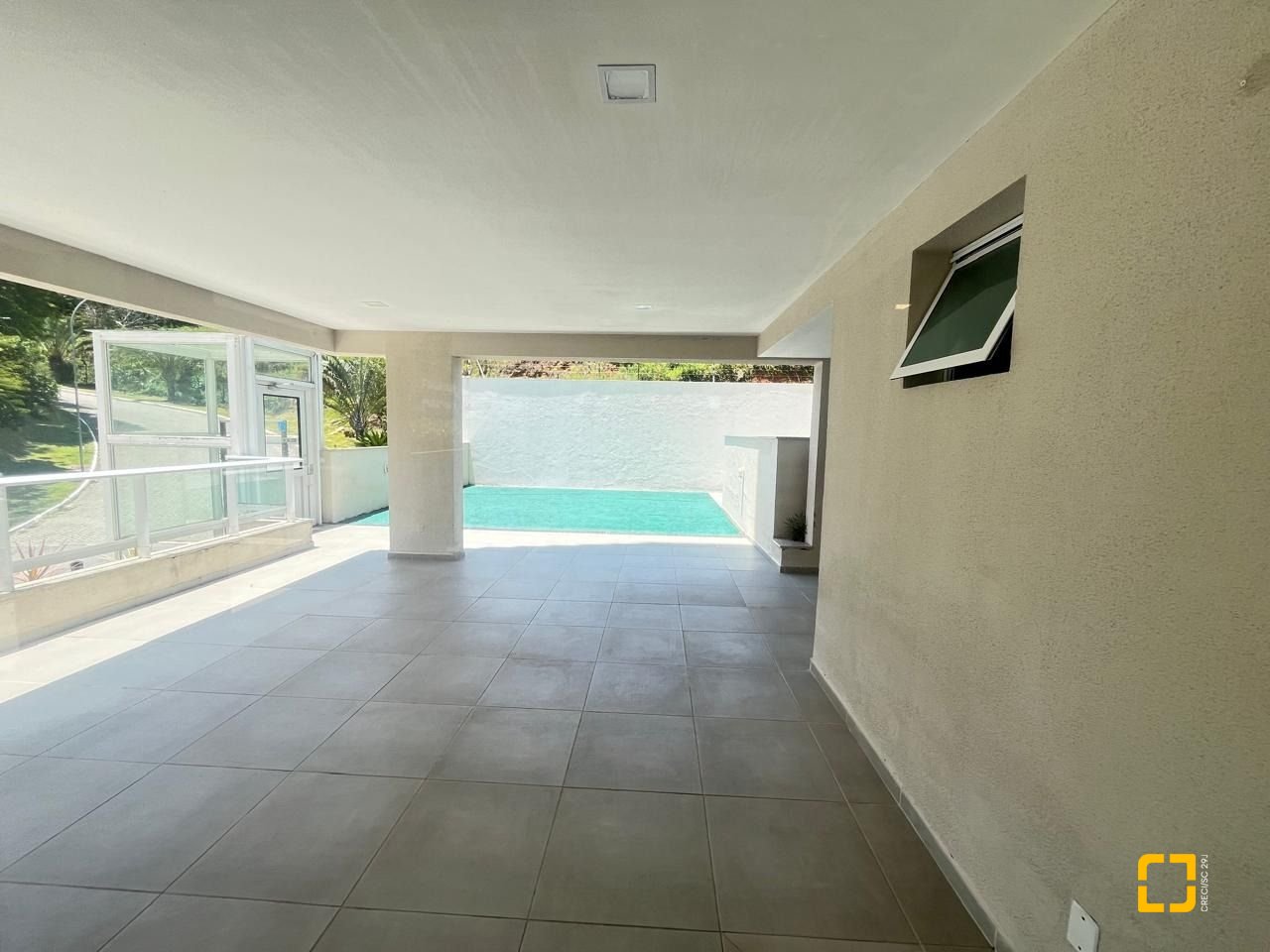 Apartamento com 65m², 3 quartos (sendo 1 suíte), 1 garagem, no bairro Itacorubi em Florianópolis