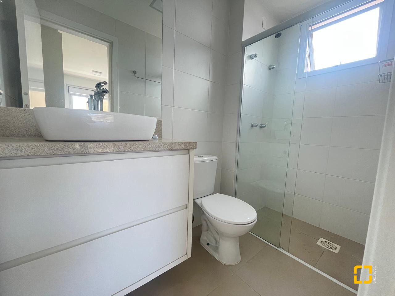 Apartamento com 65m², 3 quartos (sendo 1 suíte), 1 garagem, no bairro Itacorubi em Florianópolis