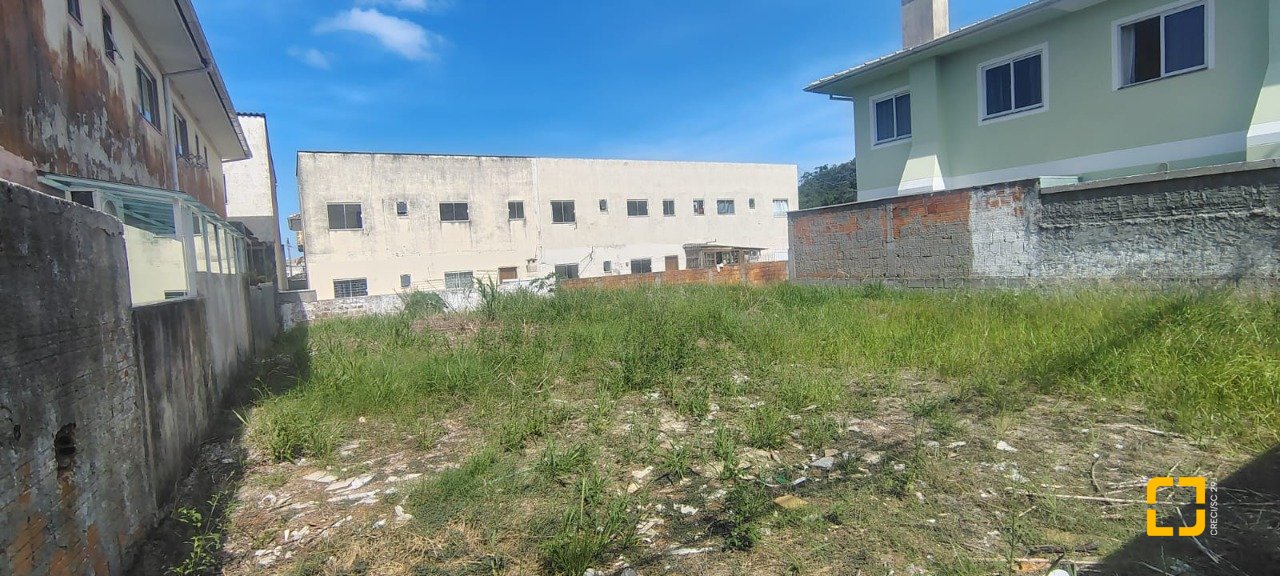 Terreno com 507m², no bairro Ingleses em Florianópolis