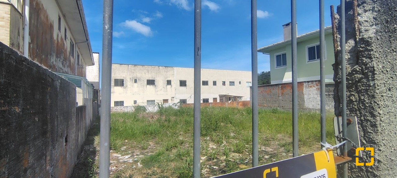 Terreno com 507m², no bairro Ingleses em Florianópolis