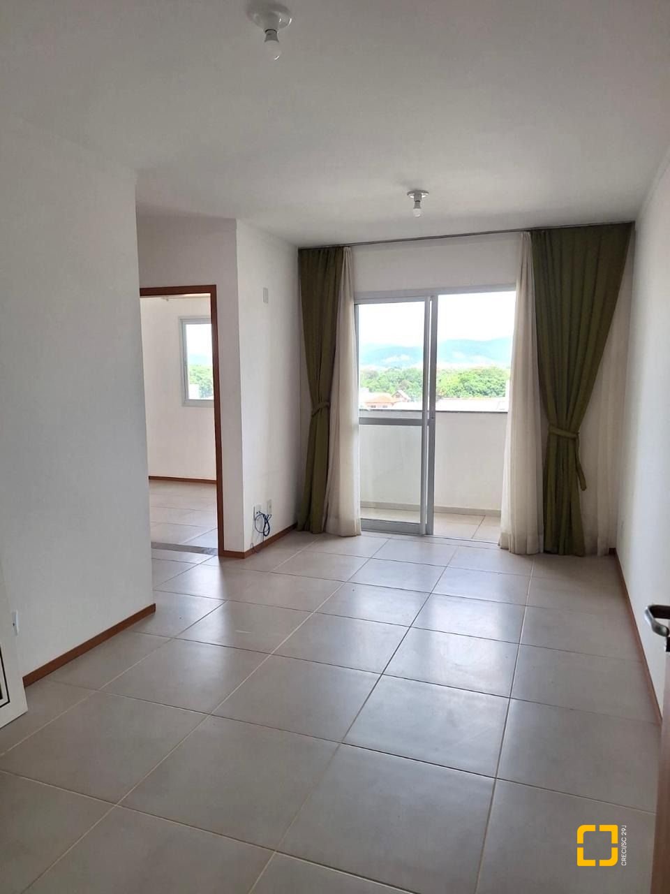 Apartamento com 50m², 2 quartos, 1 garagem, no bairro Forquilhas em São José