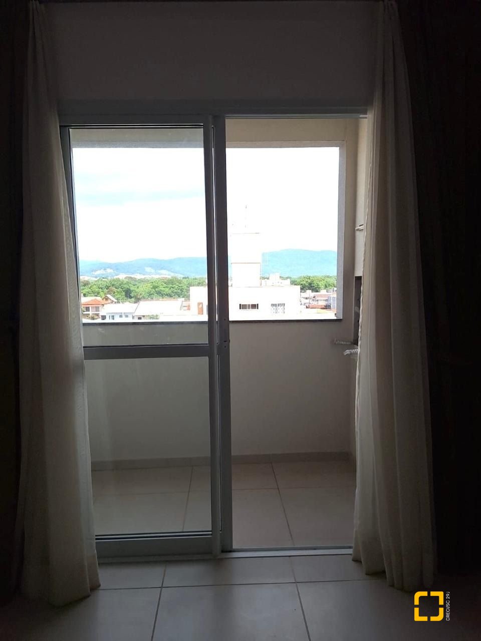 Apartamento com 50m², 2 quartos, 1 garagem, no bairro Forquilhas em São José