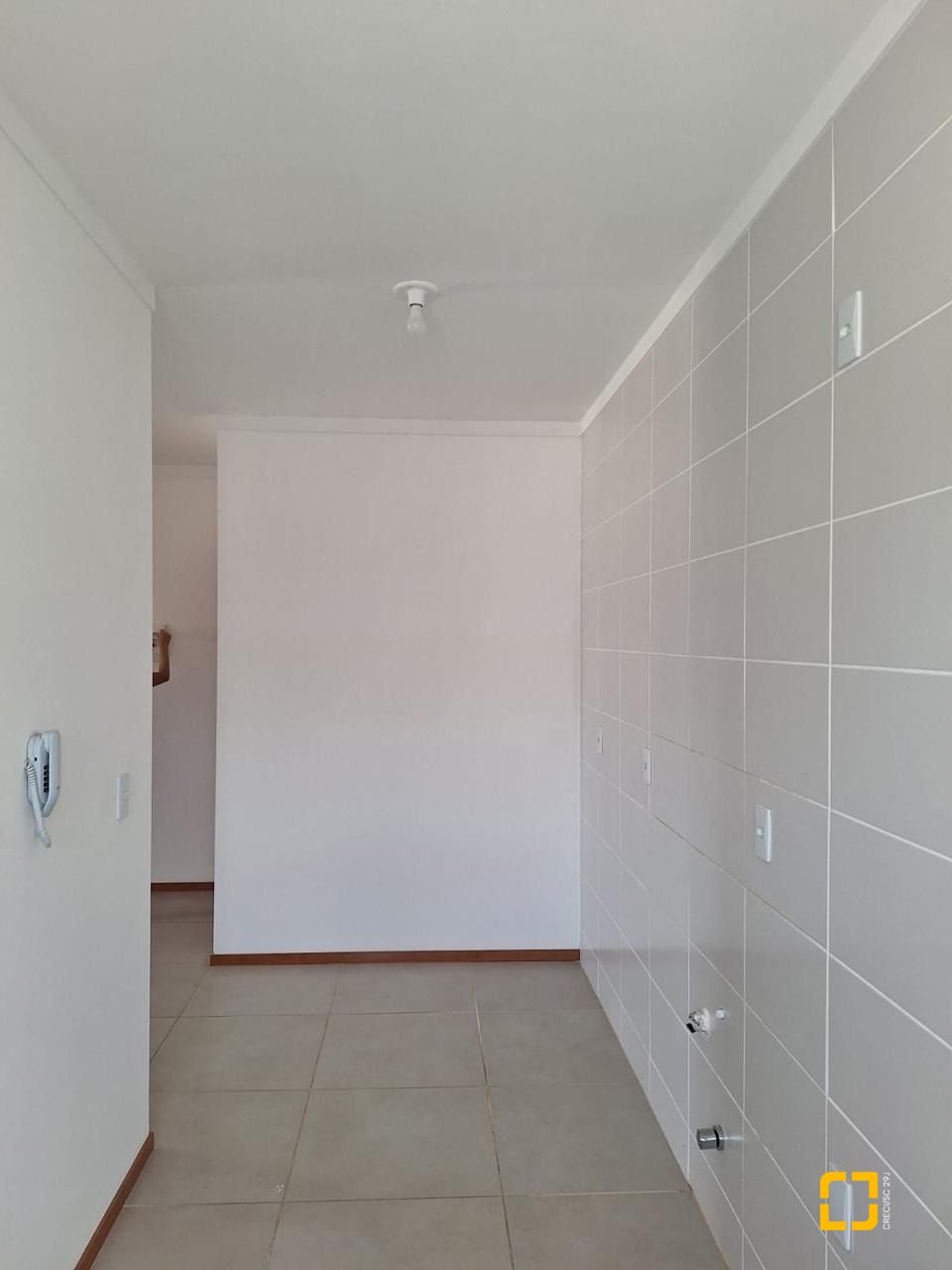 Apartamento com 50m², 2 quartos, 1 garagem, no bairro Forquilhas em São José