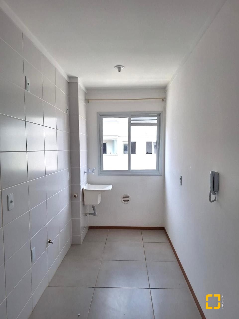 Apartamento com 50m², 2 quartos, 1 garagem, no bairro Forquilhas em São José