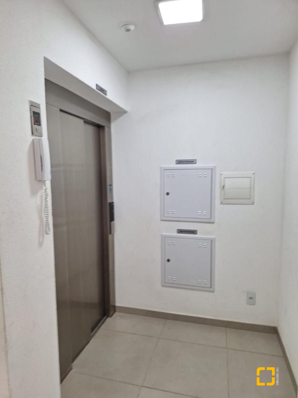 Apartamento com 50m², 2 quartos, 1 garagem, no bairro Forquilhas em São José
