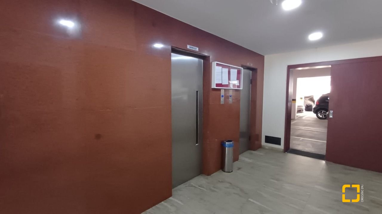 Apartamento com 81m², 2 quartos, 1 garagem, no bairro Centro em Florianópolis
