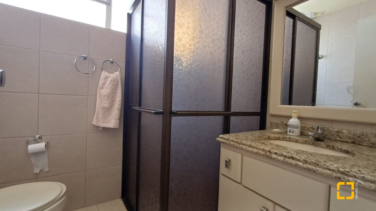 Apartamento com 81m², 2 quartos, 1 garagem, no bairro Centro em Florianópolis