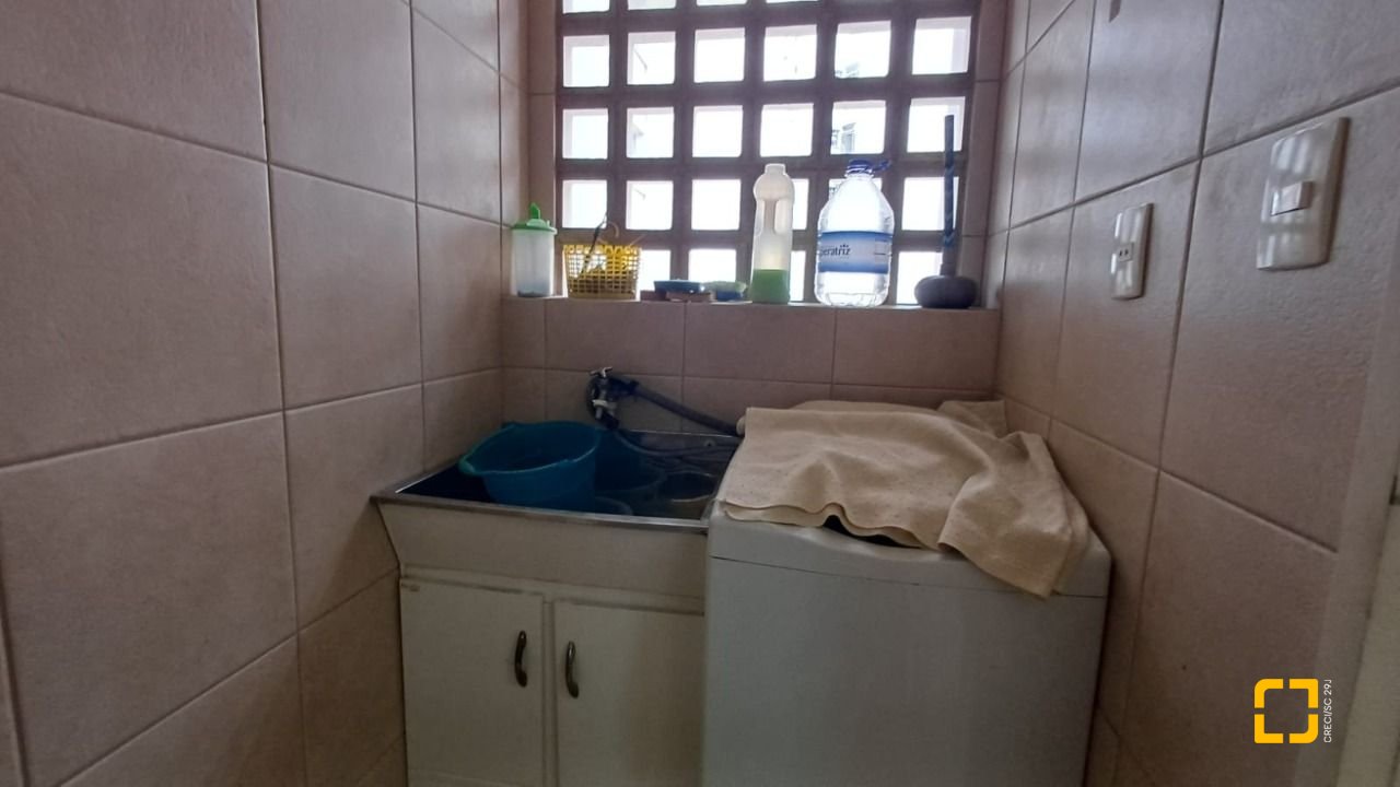 Apartamento com 81m², 2 quartos, 1 garagem, no bairro Centro em Florianópolis