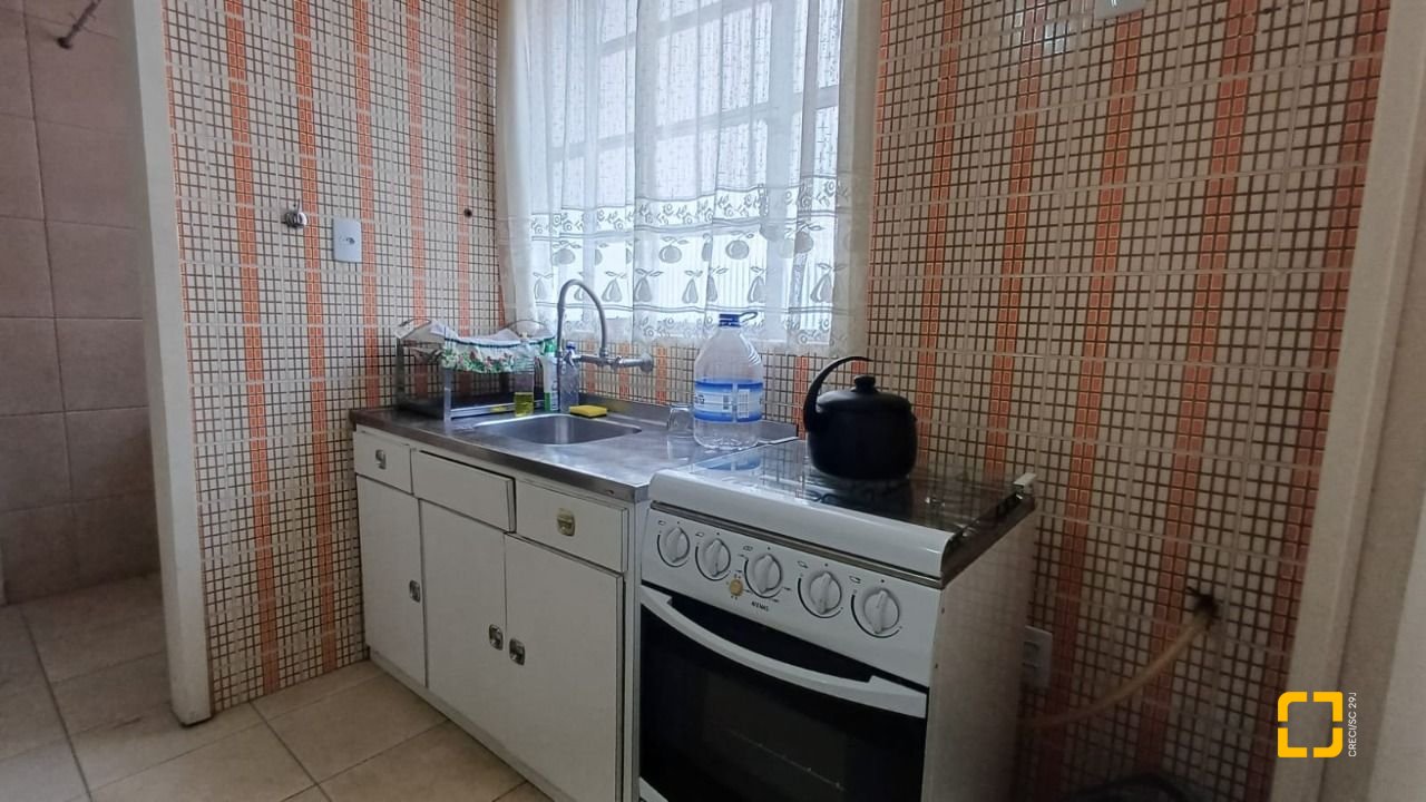 Apartamento com 81m², 2 quartos, 1 garagem, no bairro Centro em Florianópolis