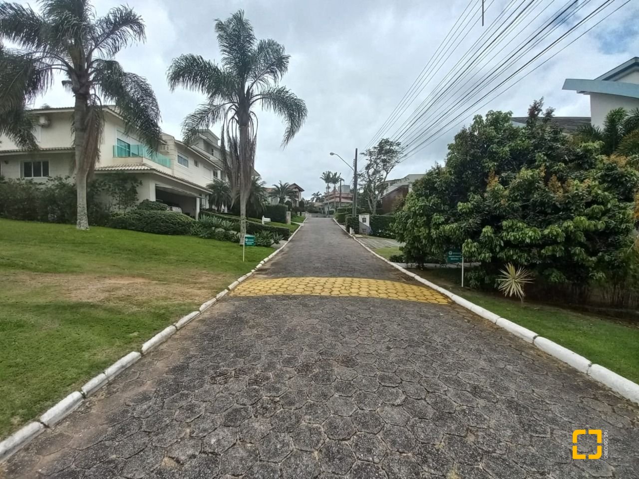 Terreno com 1503m², no bairro Cacupé em Florianópolis