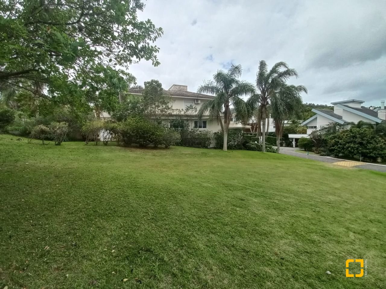 Terreno com 1503m², no bairro Cacupé em Florianópolis